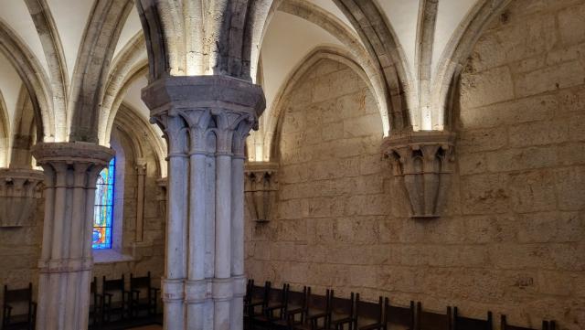 in dieser eindrucksvollen gotischen Kirche fällt uns die Kingsbridge‑Saga von Ken Follett ein