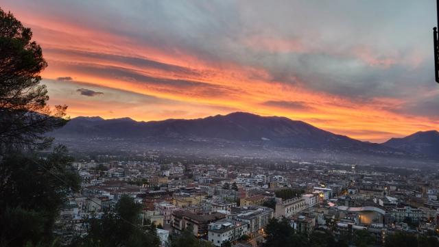 Sonnenaufgang über die Stadt Cassino