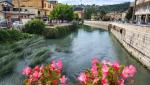 über eine Brücke überqueren wir den ersten Arm der Liri. 305 v. Chr. gelangte die Region unter römische Herrschaft