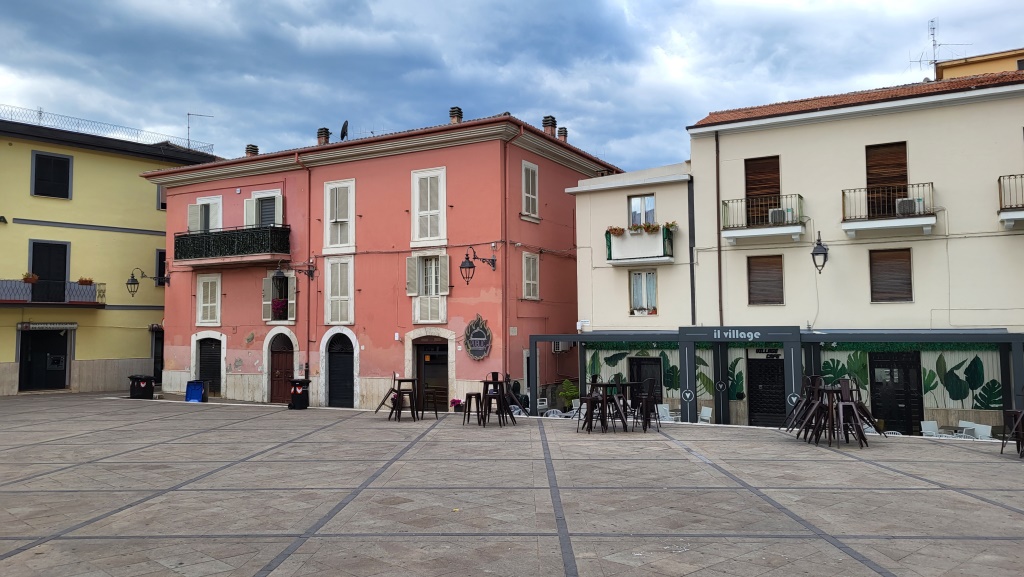 die malerische Altstadt von Isola del Liri liegt auf einer Insel zwischen zwei Armen des Flusses Liri