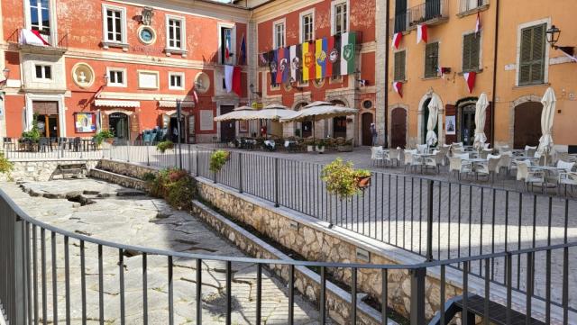 der Rathausplatz befindet sich an der Stelle des antiken römischen Forums...