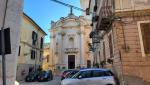 im historischen Zentrum die Collegiata di Santa Maria di Civita 11. Jhr. mit einer Bibliothek aus dem 13. Jhr.