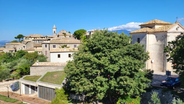 wir erreichen den winzigen und wirklich malerischen Ortsteil Civitavecchia, den man unbedingt besuchen sollte