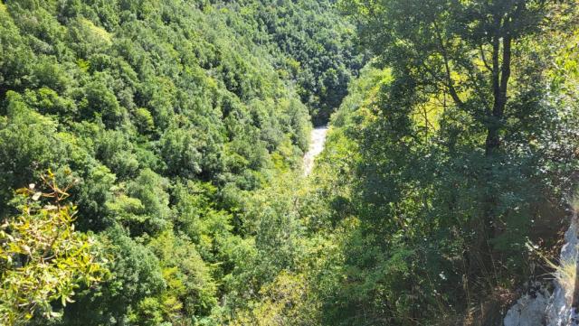gleichzeitig erreichen wir die Gole del Melfa eine beeindruckende Schlucht