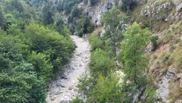 der Fluss Melfa hat einen spektakulären, engen Canyon in die Landschaft gegraben