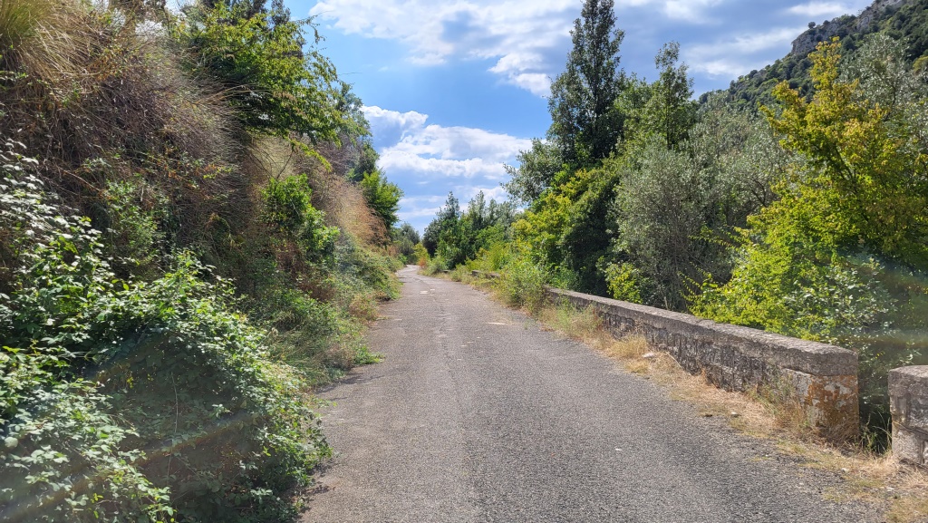 der Tracciolino führt uns durch die gesamte Melfa-Schlucht und durch eine überwältigende Landschaft