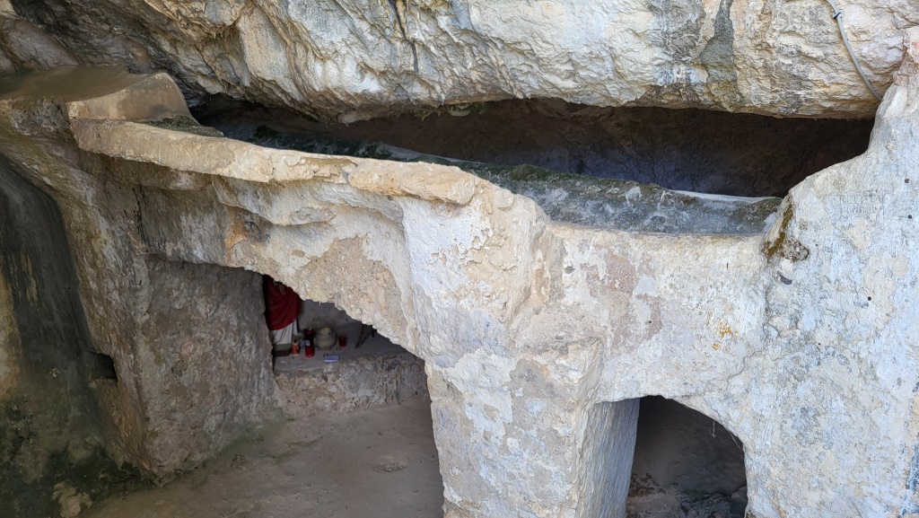 ...konnte man das Regenwasser sammeln und in eine Zisterne leiten