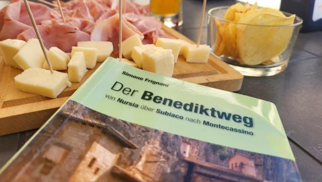 ...und schauen in unserem Wanderführer was morgen auf uns zukommen wird