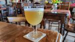 wir lassen es uns nicht nehmen und bestellen ein Bier. Ein grosses, versteht sich