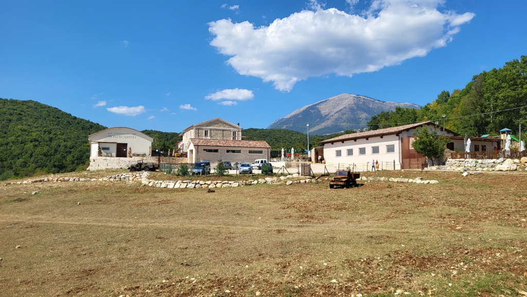 nach dieser erfrischenden Pause verlassen wir die Masseria...