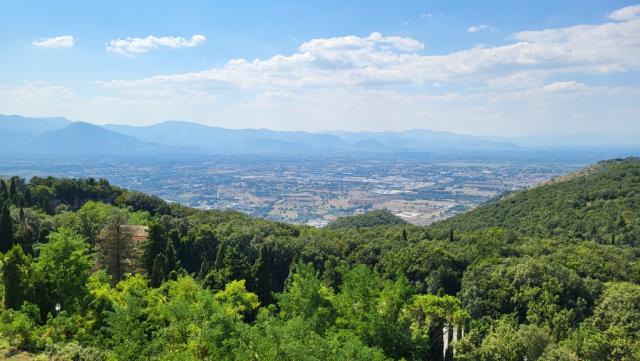 ...hat man eine traumhafte Aussicht auf das Liri-Tal, das uns die letzten Tage begleitet hat...