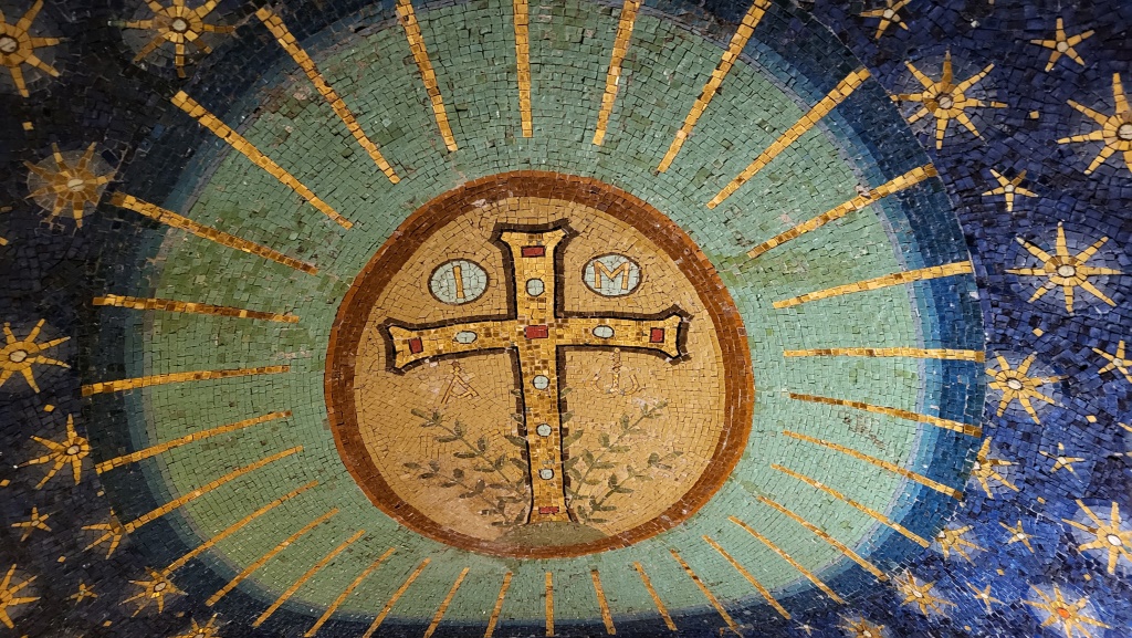 nach der totalen Zerstörung im Zweiten Weltkrieg erfolgte der Wiederaufbau originalgetreu