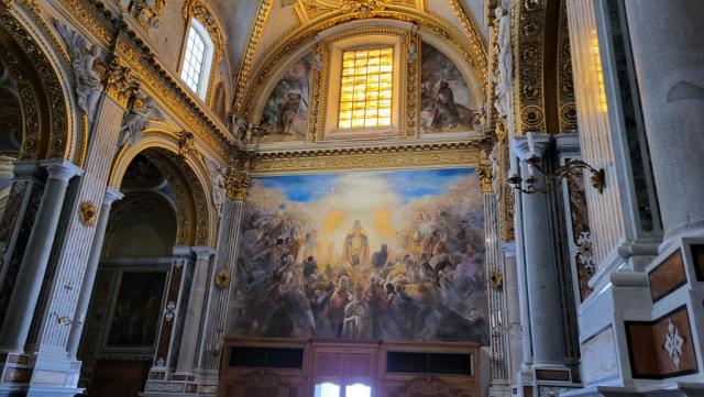 jede Seitenkapelle ist individuell gestaltet