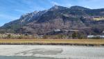 auf der anderen Rheinseite erkennen wir das Schloss von Vaduz