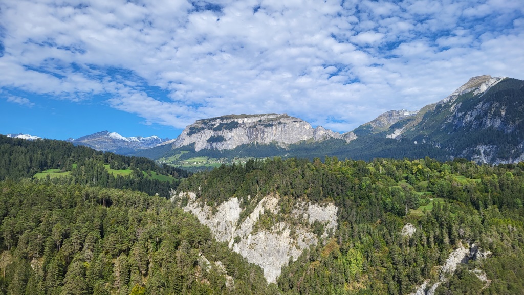 die Schlucht der Ruinaulta entstand nach dem Flimser Bergsturz vor beinahe 10'000 Jahren