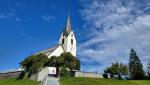 bei der Kirche haben wir eine Mittagsrast eingelegt und das mitgebrachte Essen genossen