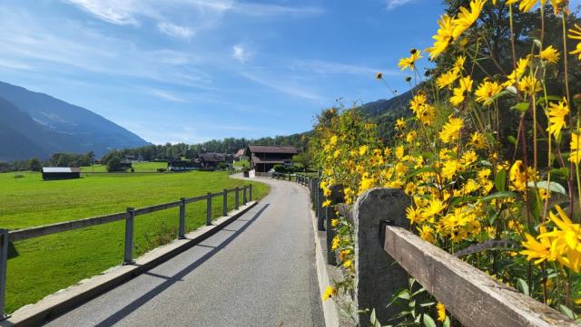 wir lassen Trun hinter uns und wandern weiter Richtung Campliun