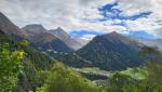 während dem wandern blicken wir in das Val Plattas. Dieses Tal kennen wir wegen der Wanderung zur Camona da Medel