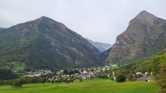 bei Sallo/San Bartolomeo blicken wir zurück nach Olivone. Dahinter gut ersichtlich Pizzo Rossetto und Pizzo Sosto