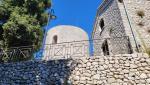 der historische Komplex der Normannen Turm und die Kirche unserer lieben Frau von Castello