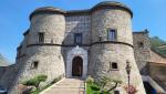 ...und erreichen das Castello di Faicchio auch Castello Ducale. Eine herzogliche Burg aus dem 12. Jahrhundert