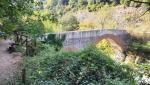 über die alte römische Brücke Quinto Fabio Massimo, überqueren wir den Titerno