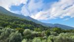 rechts von uns die Bergkette des Parco Regionale del Taburno-Camposanto