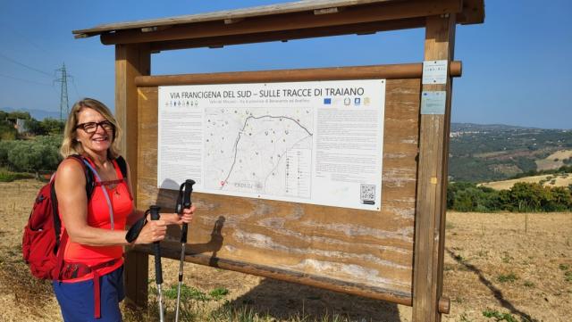 Infotafel der Via Francigena nel Sud und auf den Spuren der Via Trajano