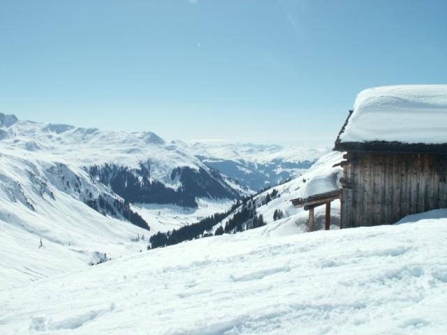 Blick Richtung St.Antönien, links der Ascharina Kamm