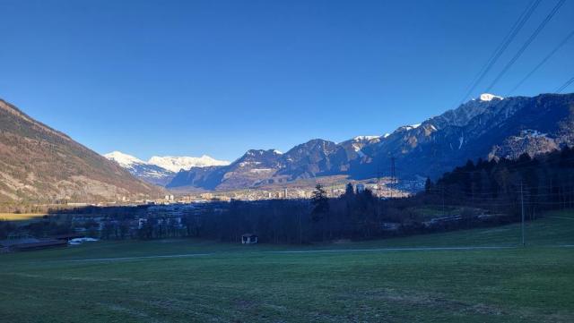 wir blicken über Chur hinaus. Rechts der Montalin. Am Horizont der Vilan und Sassauna. Alle haben wir schon besucht