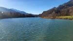 über eine Staumauer überqueren wir den Rhein