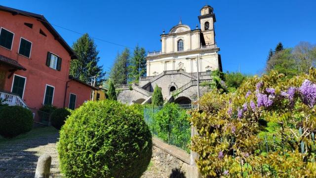 ...und steigen über Treppen, hinauf zur Chiesa di San Martino