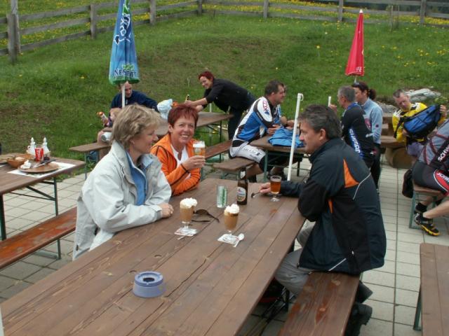 Kaffee im Bergrestaurant Kunkelspass