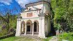 die X Kapelle "die Kreuzigung", 1623 fertiggestellt. Sie beherbergt mit über 50 Statuen die Szene der Kreuzigung