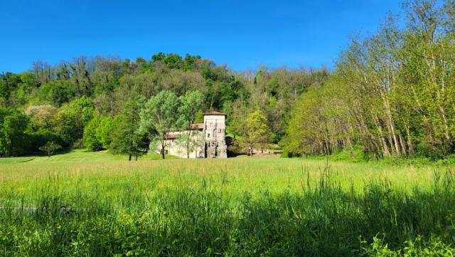 wir erreichen das ehemalige Benediktinerinnen-Kloster von Torba