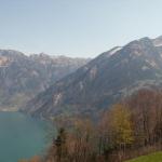 links oben Fronalpstock, unten Sisikon, Rechts oben der Rophaien