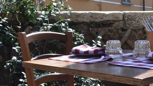 in der historischen Altstadt finden wir die Trattoria Angolo di Casa. Das Wetter stimmt und wir essen im Freien