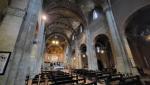 das schöne Hauptschiff. Die Basilika war die wichtigste Grabeskirche des Visconti-Hofes in Pavia