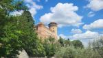 die Rocca Manfrediana ist eine spätmittelalterliche 13. Jhr. Festung mit drei zylindrische Türme