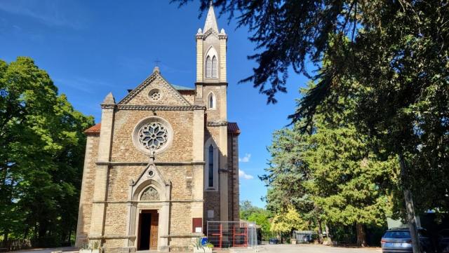 neben der Basilika di Sant' Antonio in Padova und La Verna, ist sie der wichtigste Ort für den Franziskanerorden