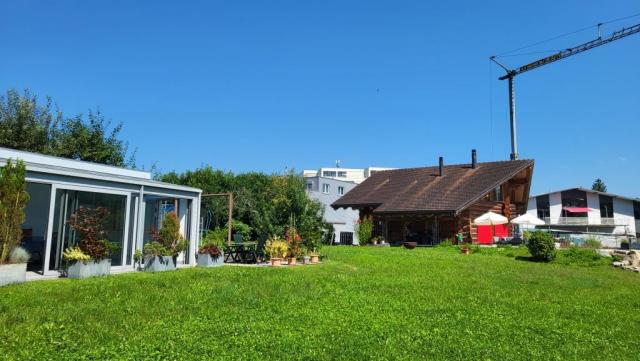 das schöne Blockhaus bei Hombrechtikon. Als wir das letzte mal hier durchgelaufen sind, war es noch im Bau