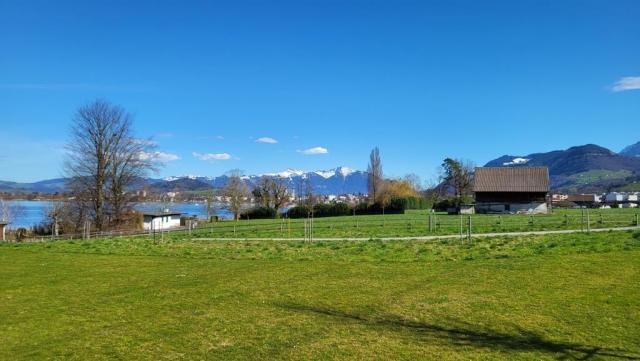 Lachen liegt nun hinter uns und wir haben Altendorf mit seinen Villen erreicht