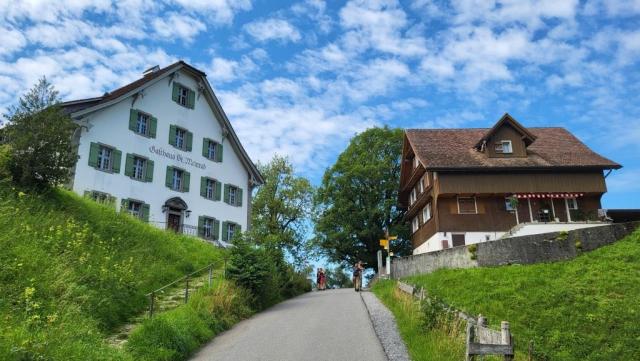 wir erreichen den Etzelpass