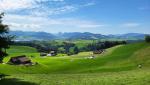 was für eine Aussicht. In der Bildmitte die beiden Mythen, die wir sehr gut kennen