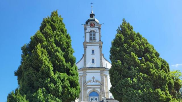 wir besuchen die sehr schöne Kirche Sankt Anna