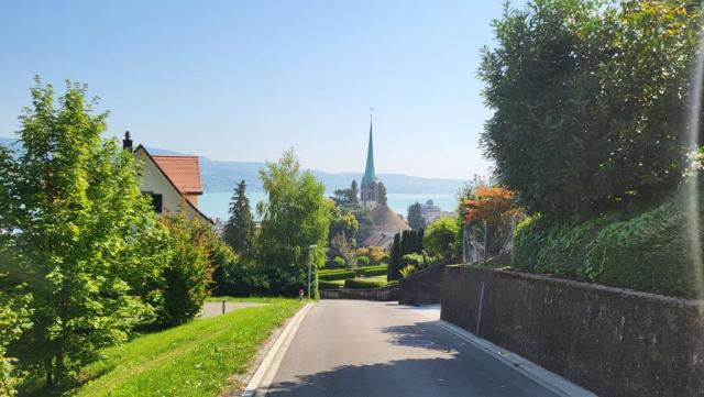 wir blicken zurück Richtung Kirche von Horgen