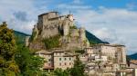 ...geht es zur Rocca dei Borgia 15 Jhr. (Zwingburg der Äbte) hinauf