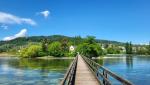 die Insel Werd ist ausschliesslich über eine schmale Holzbrücke zugänglich