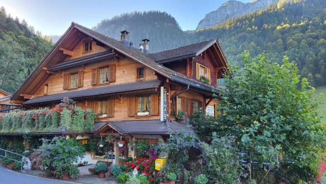 beim Gasthaus Kaiserstock in Riemenstalden 1030 m.ü.M. beginnt die Wanderung zum Rophaien