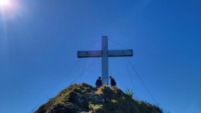wir erreichen den Gipfel des Rophaien 2078 m.ü.M.